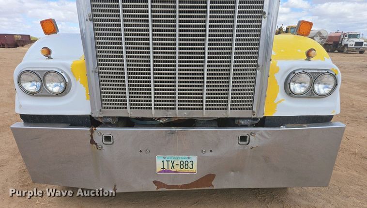 image for item EC0974 1981 Kenworth W900 semi truck