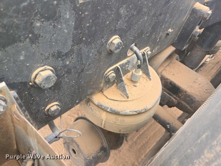 image for item EC0974 1981 Kenworth W900 semi truck