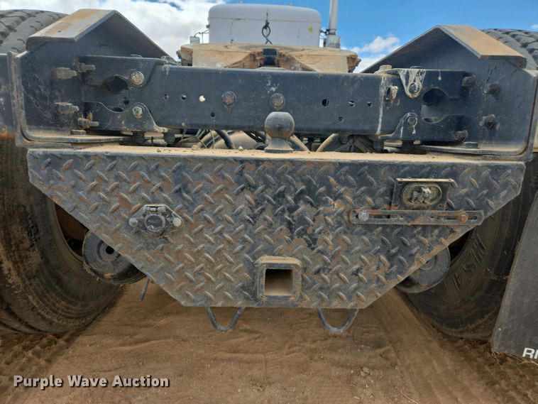 image for item EC0974 1981 Kenworth W900 semi truck