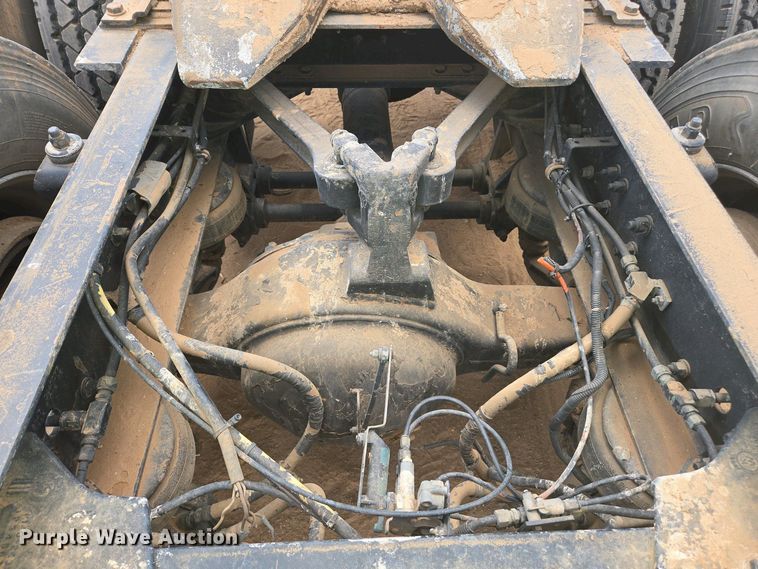 image for item EC0974 1981 Kenworth W900 semi truck