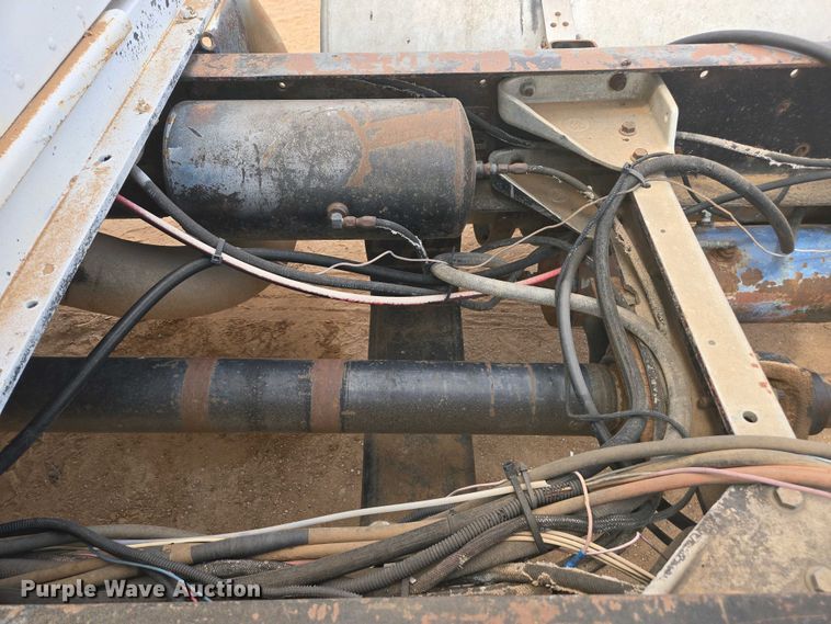 image for item EC0974 1981 Kenworth W900 semi truck