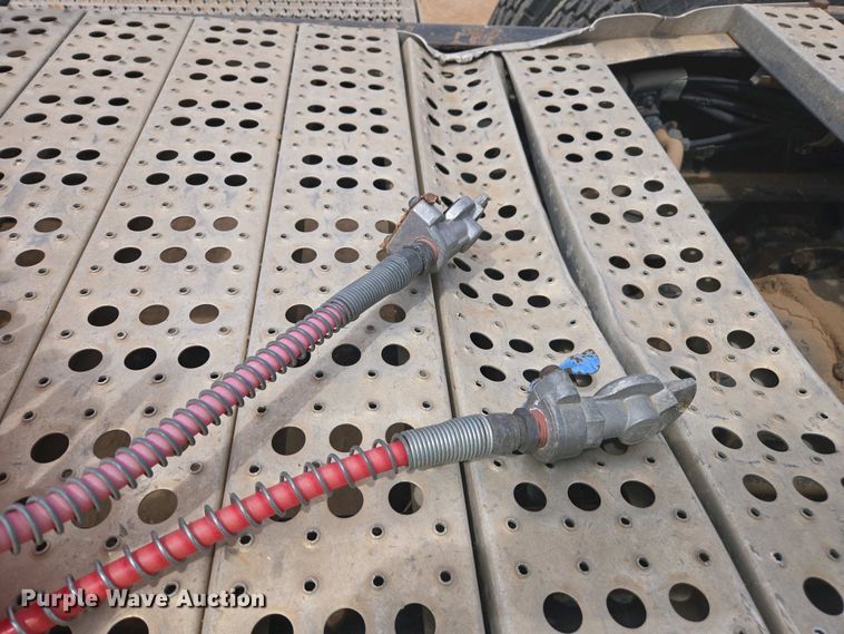 image for item EC0974 1981 Kenworth W900 semi truck