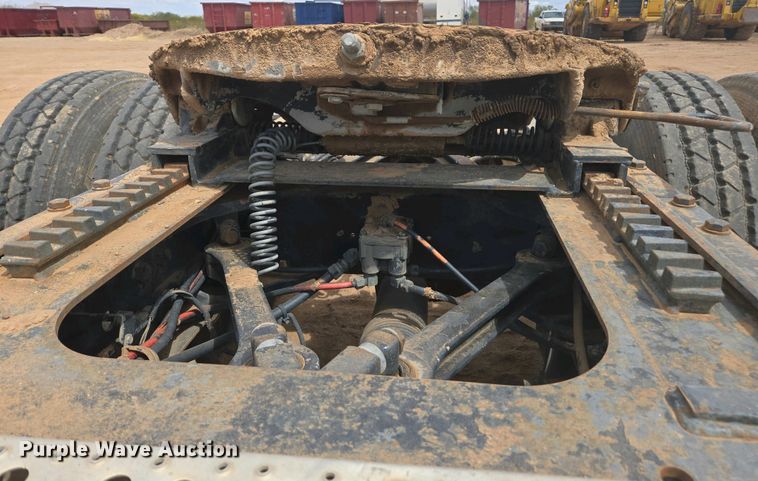 image for item EC0974 1981 Kenworth W900 semi truck