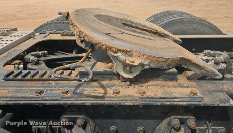 image for item EC0974 1981 Kenworth W900 semi truck