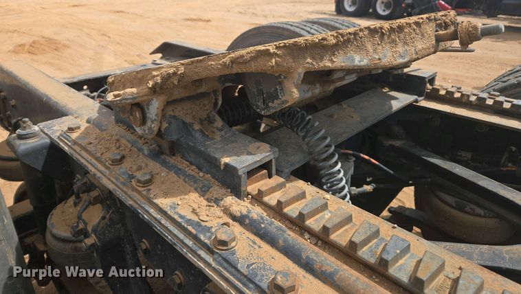 image for item EC0974 1981 Kenworth W900 semi truck