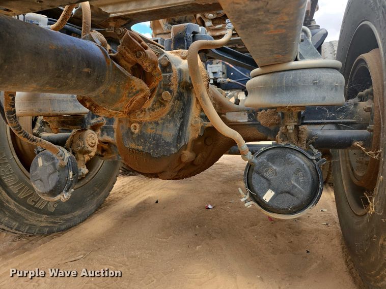 image for item EC0974 1981 Kenworth W900 semi truck