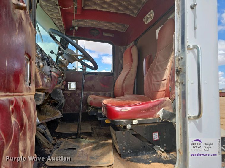 image for item EC0974 1981 Kenworth W900 semi truck