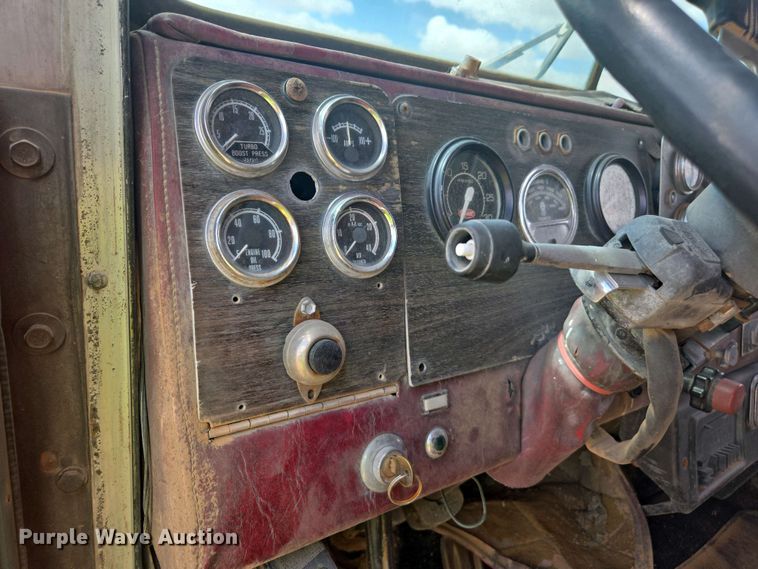 image for item EC0974 1981 Kenworth W900 semi truck