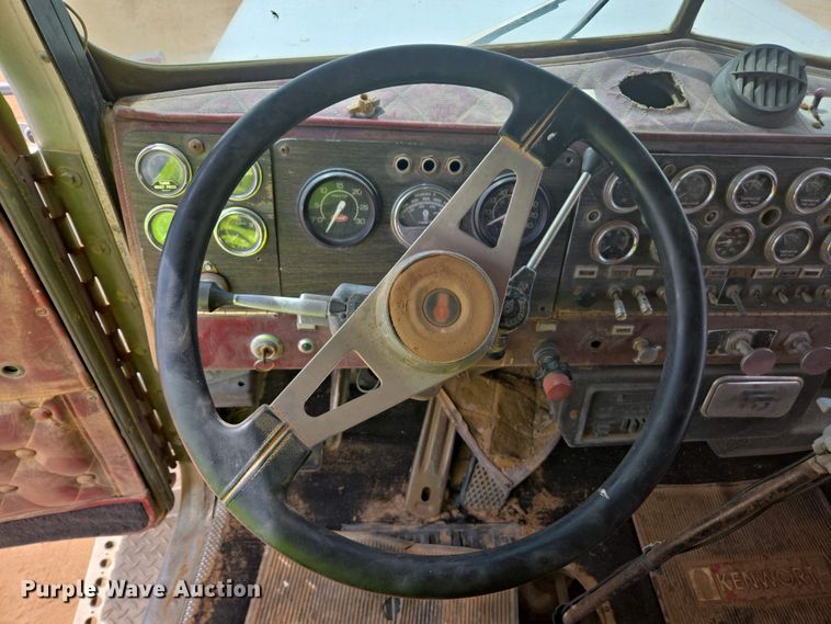 image for item EC0974 1981 Kenworth W900 semi truck