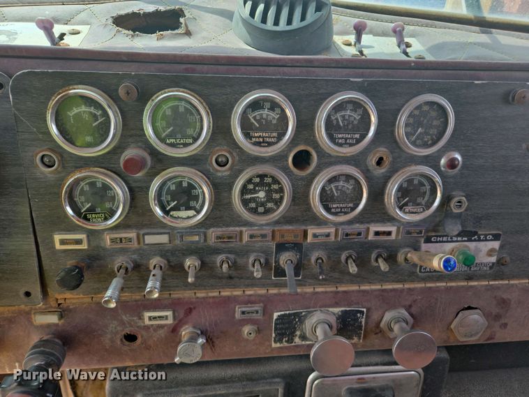 image for item EC0974 1981 Kenworth W900 semi truck