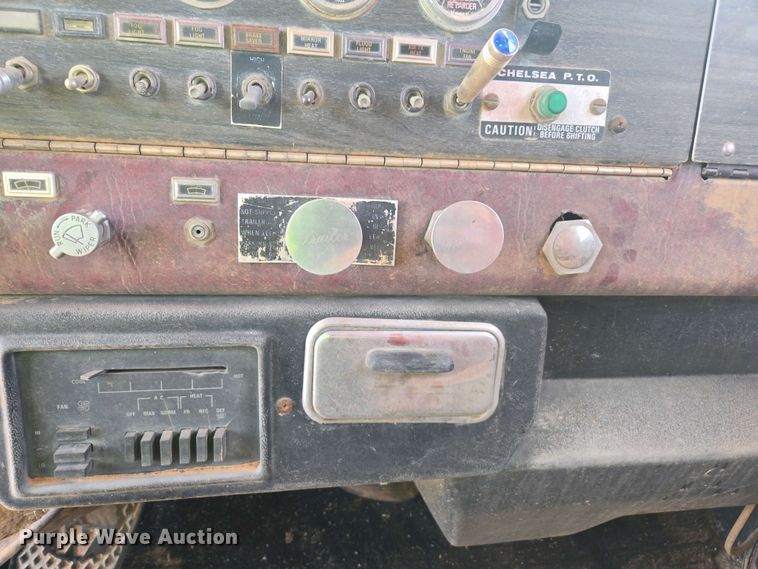 image for item EC0974 1981 Kenworth W900 semi truck