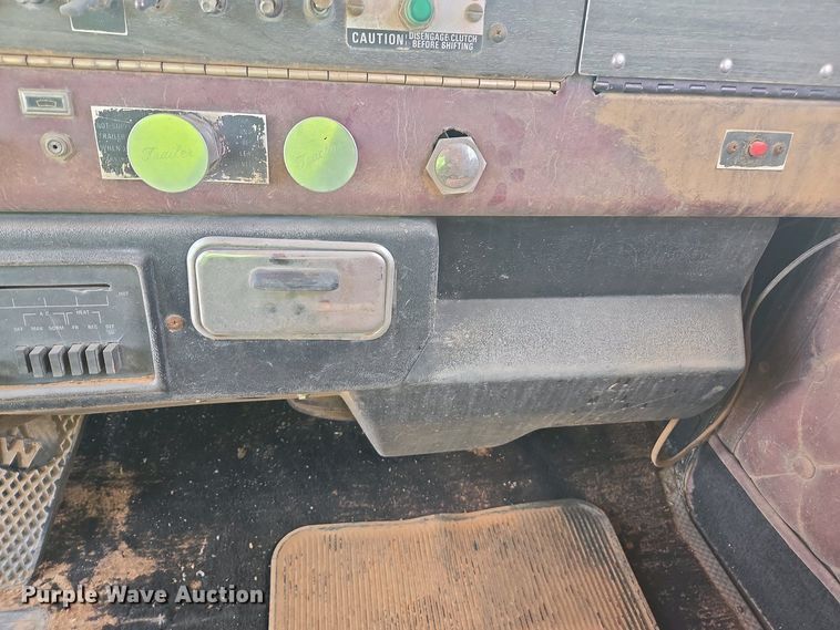 image for item EC0974 1981 Kenworth W900 semi truck