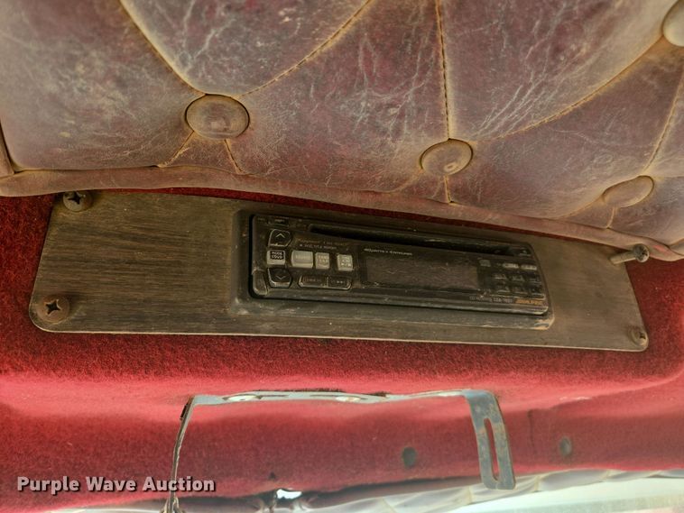 image for item EC0974 1981 Kenworth W900 semi truck