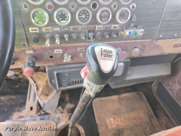 image for item EC0974 1981 Kenworth W900 semi truck