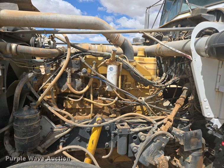 image for item EC0974 1981 Kenworth W900 semi truck