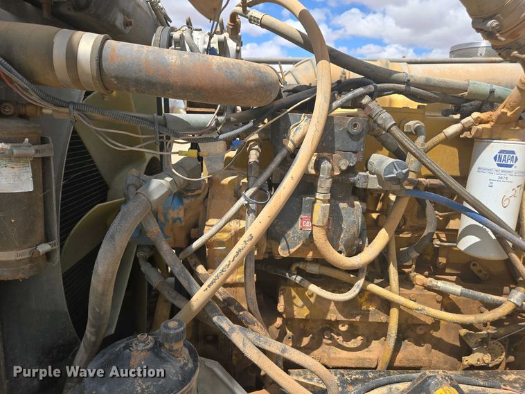 image for item EC0974 1981 Kenworth W900 semi truck