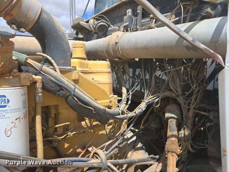 image for item EC0974 1981 Kenworth W900 semi truck