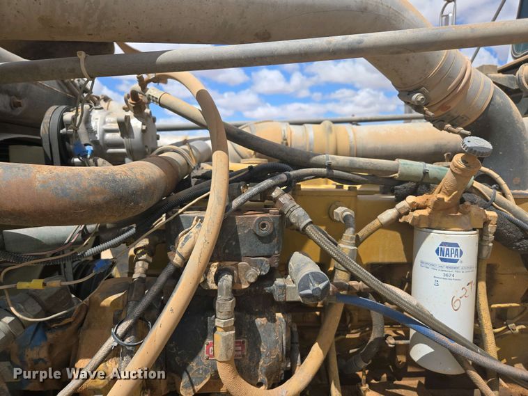 image for item EC0974 1981 Kenworth W900 semi truck