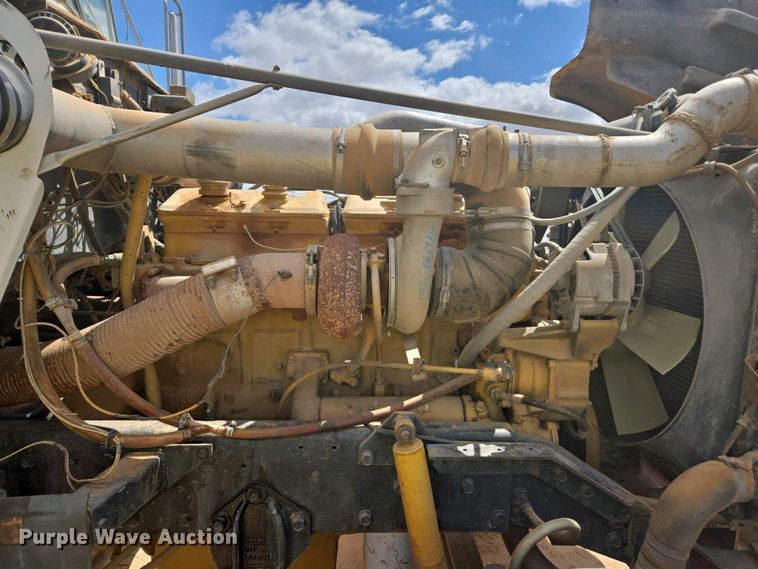 image for item EC0974 1981 Kenworth W900 semi truck