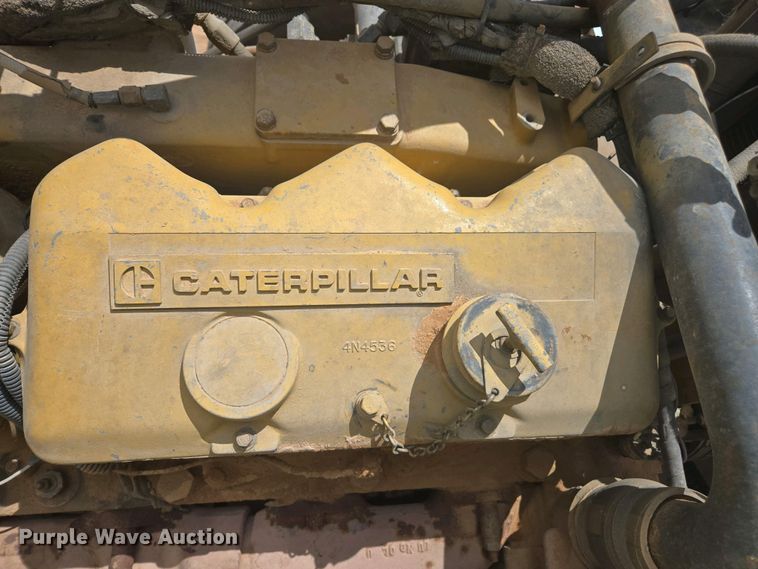 image for item EC0974 1981 Kenworth W900 semi truck