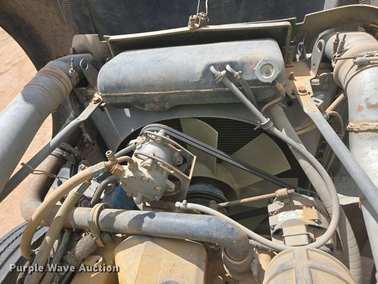 image for item EC0974 1981 Kenworth W900 semi truck