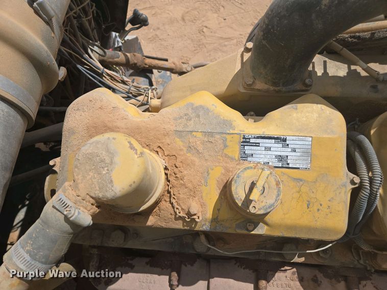 image for item EC0974 1981 Kenworth W900 semi truck