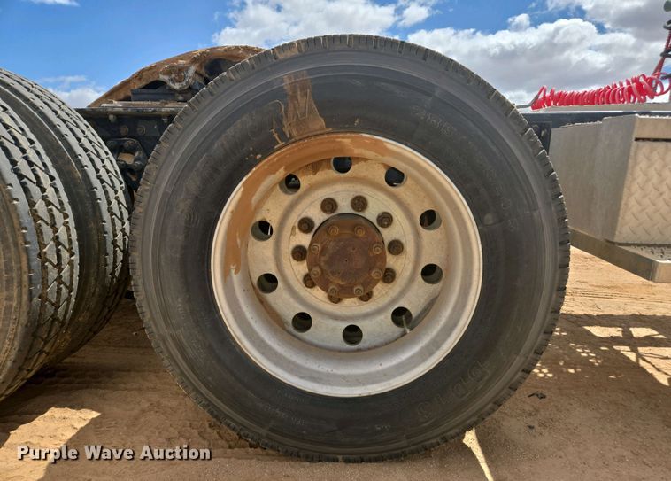 image for item EC0974 1981 Kenworth W900 semi truck