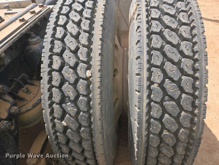 image for item EC0974 1981 Kenworth W900 semi truck