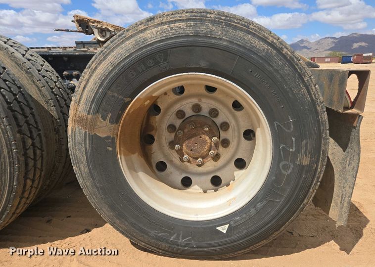 image for item EC0974 1981 Kenworth W900 semi truck