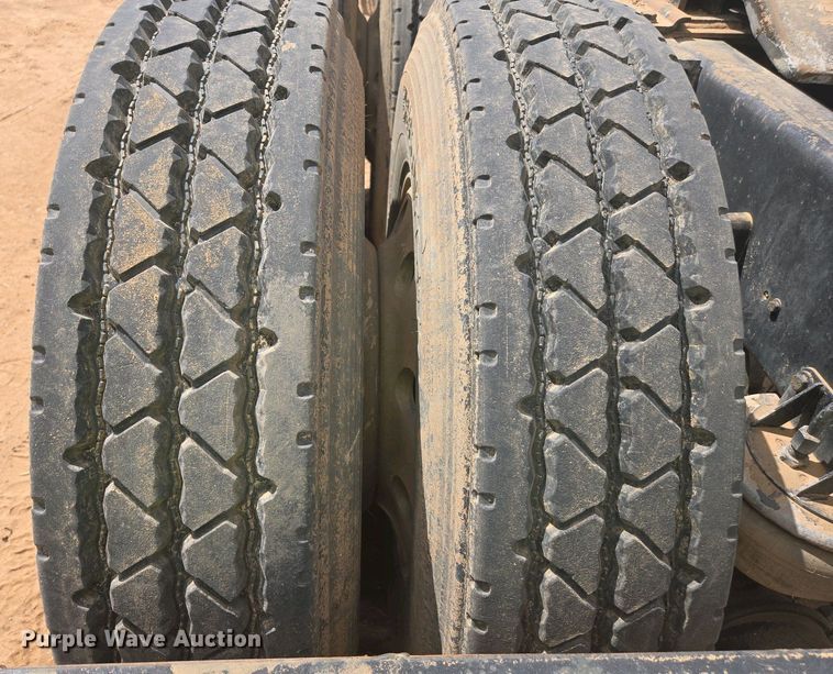 image for item EC0974 1981 Kenworth W900 semi truck