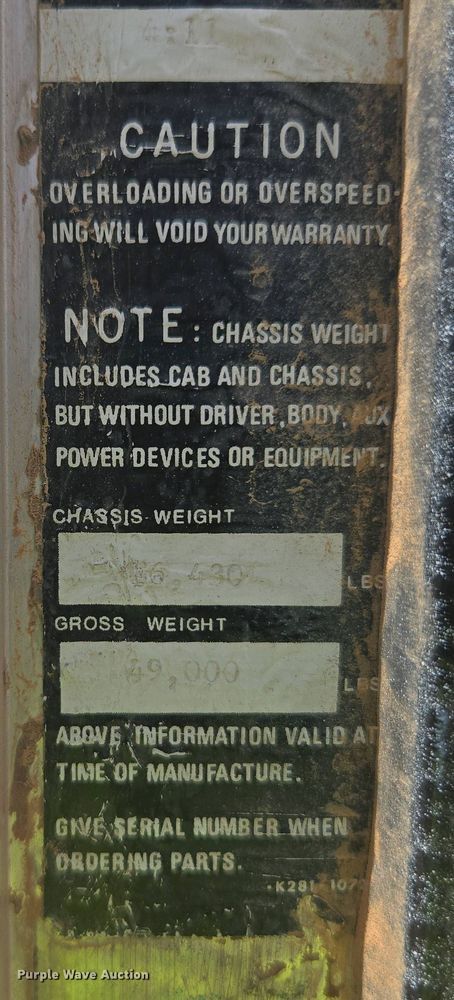 image for item EC0974 1981 Kenworth W900 semi truck