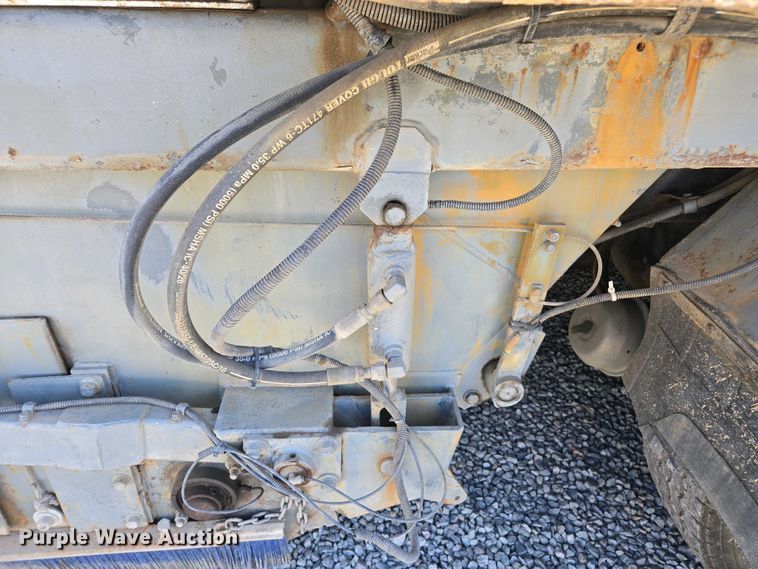 image for item EC0978 2010 Freightliner Business Class M2 street sweeper truck