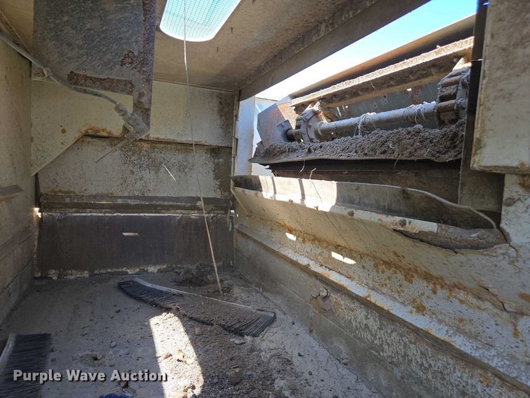 image for item EC0978 2010 Freightliner Business Class M2 street sweeper truck