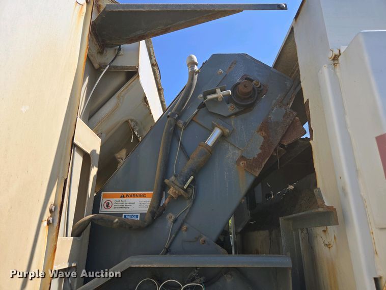 image for item EC0978 2010 Freightliner Business Class M2 street sweeper truck