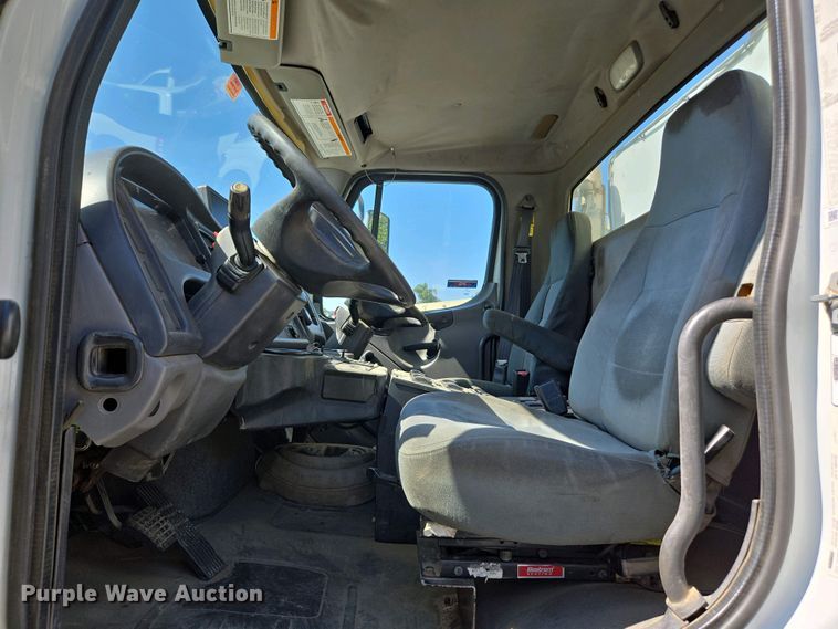 image for item EC0978 2010 Freightliner Business Class M2 street sweeper truck