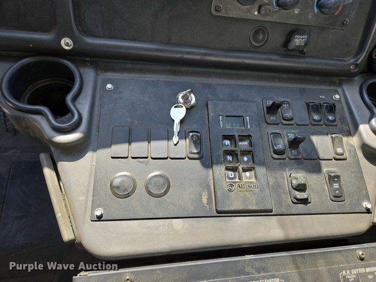 image for item EC0978 2010 Freightliner Business Class M2 street sweeper truck