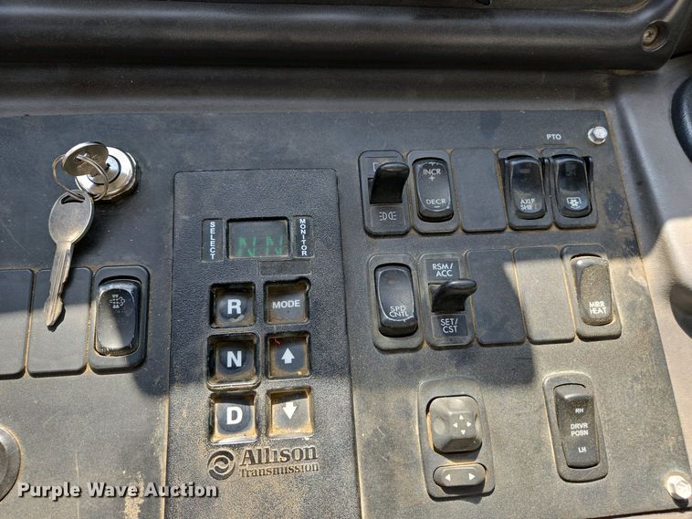 image for item EC0978 2010 Freightliner Business Class M2 street sweeper truck