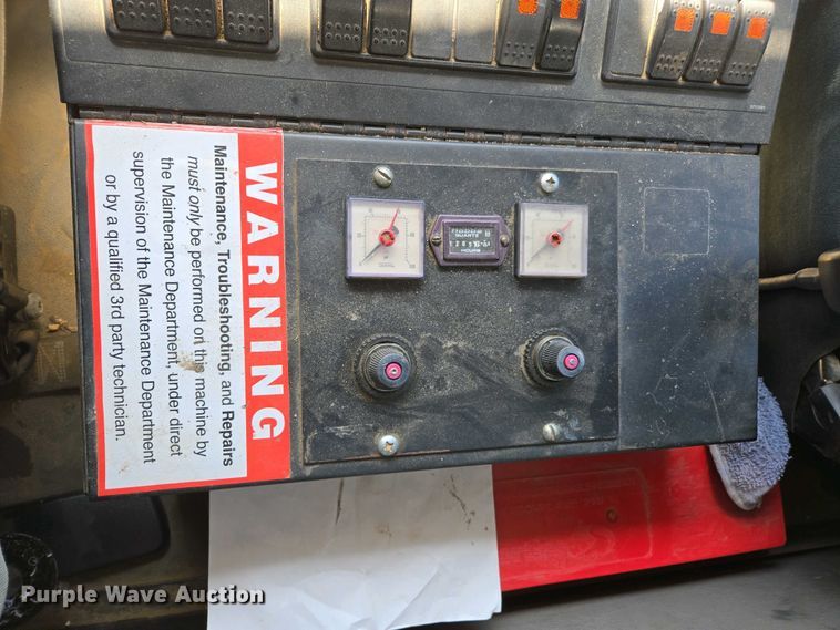 image for item EC0978 2010 Freightliner Business Class M2 street sweeper truck