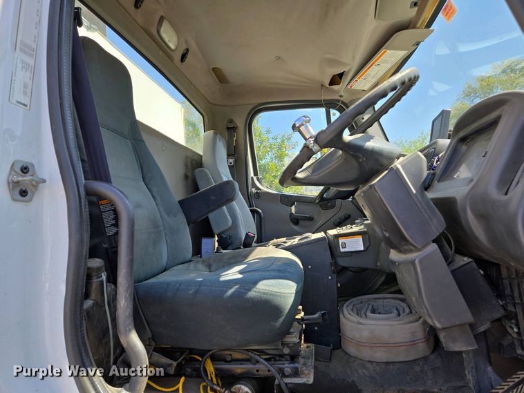 image for item EC0978 2010 Freightliner Business Class M2 street sweeper truck