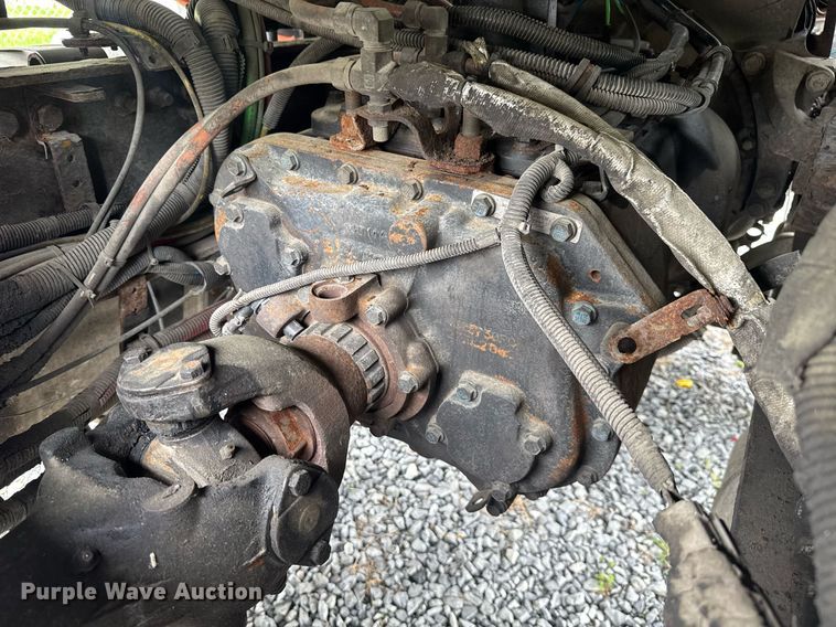 image for item EC3552 2016 Freightliner Cascadia semi truck