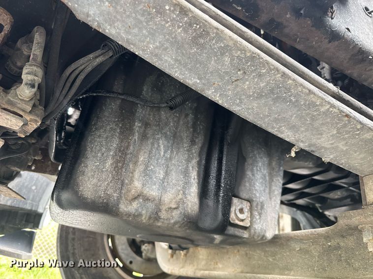 image for item EC3552 2016 Freightliner Cascadia semi truck