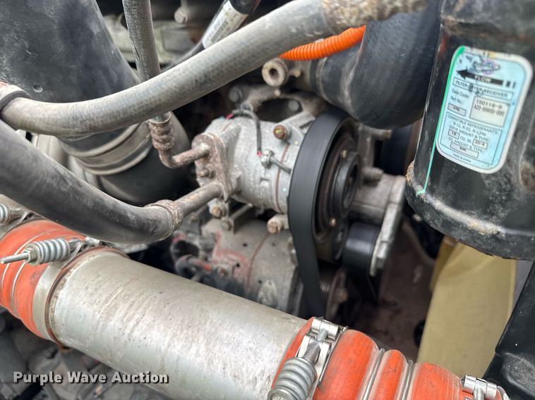 image for item EC3552 2016 Freightliner Cascadia semi truck