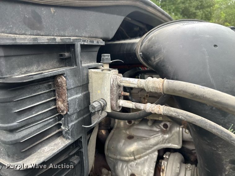 image for item EC3552 2016 Freightliner Cascadia semi truck