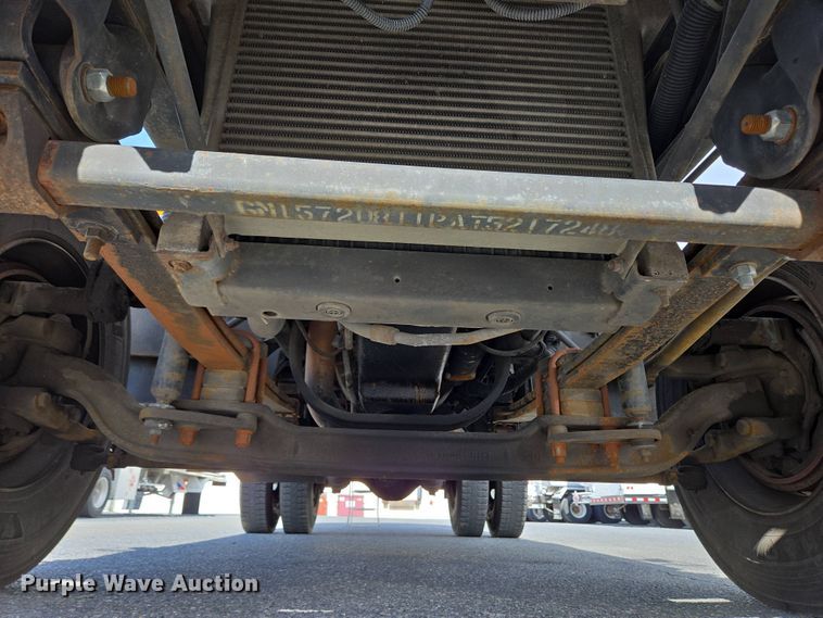 image for item EC4189 2002 GMC T-7500 fuel truck