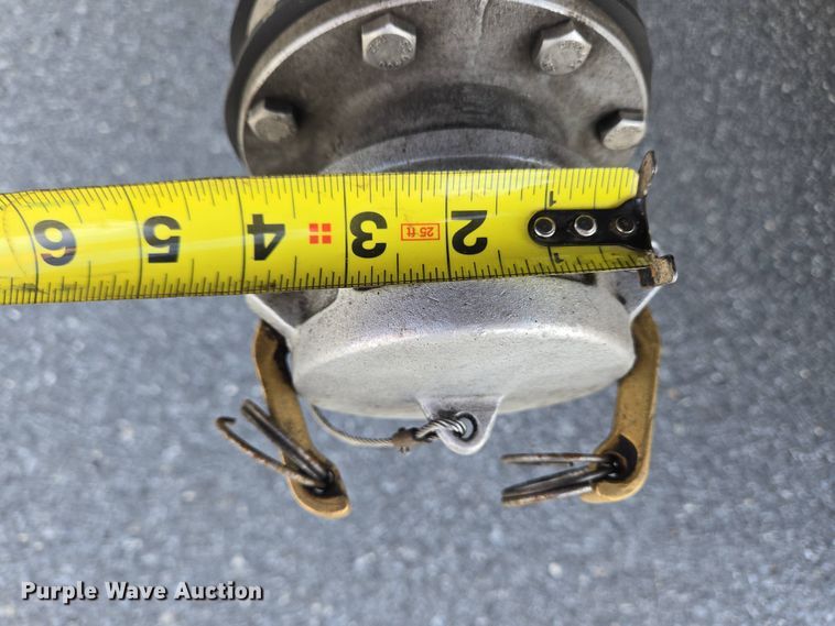 image for item EC4189 2002 GMC T-7500 fuel truck