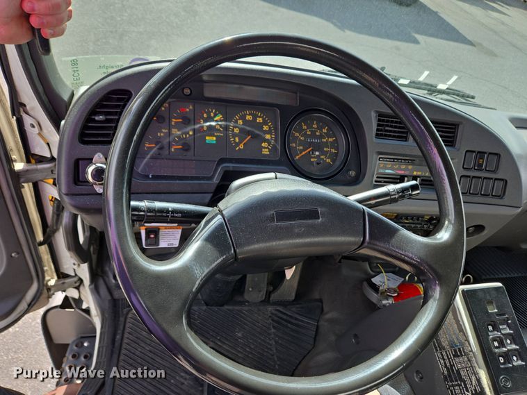 image for item EC4189 2002 GMC T-7500 fuel truck