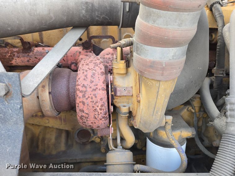 image for item EC4189 2002 GMC T-7500 fuel truck