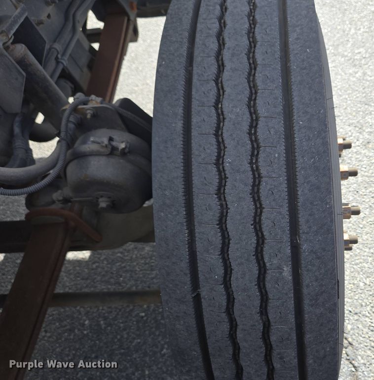 image for item EC4189 2002 GMC T-7500 fuel truck