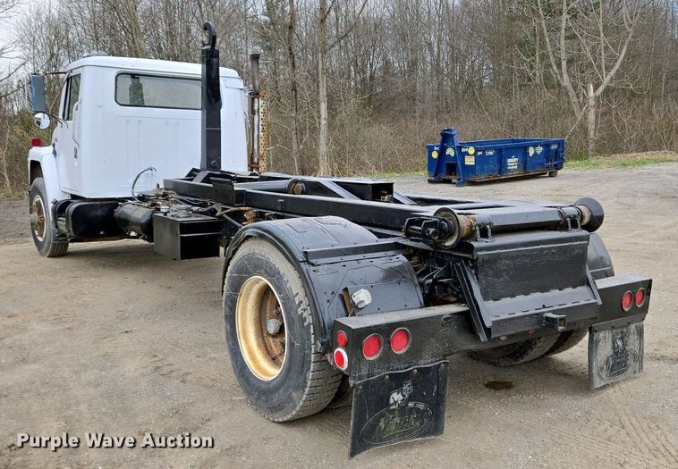 image for item EC4196 1986 International 1954 hook lift truck