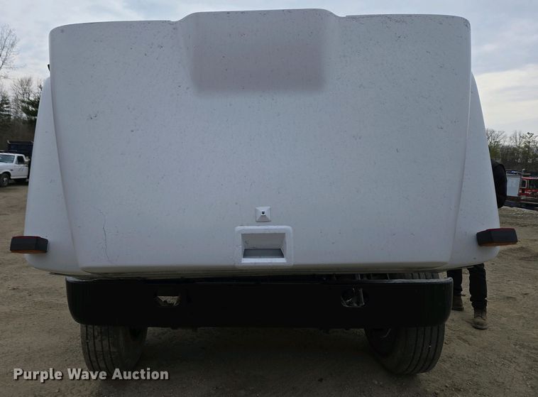 image for item EC4196 1986 International 1954 hook lift truck